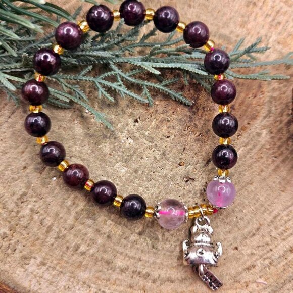 Beautiful Nature Red Garnet Mixed Crystal lucky Cat Charm Bracelet - Picture 4 of 10